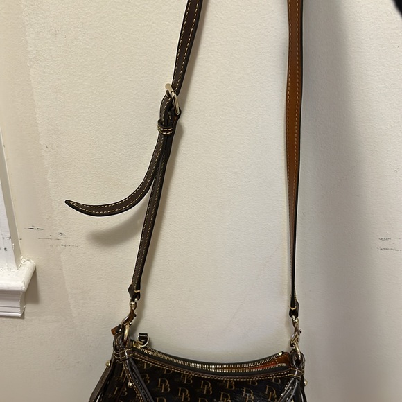 Dooney & Bourke Margot Signature 1975 DB Logo Shoulder Crossbody Bag - Picture 3 of 9
